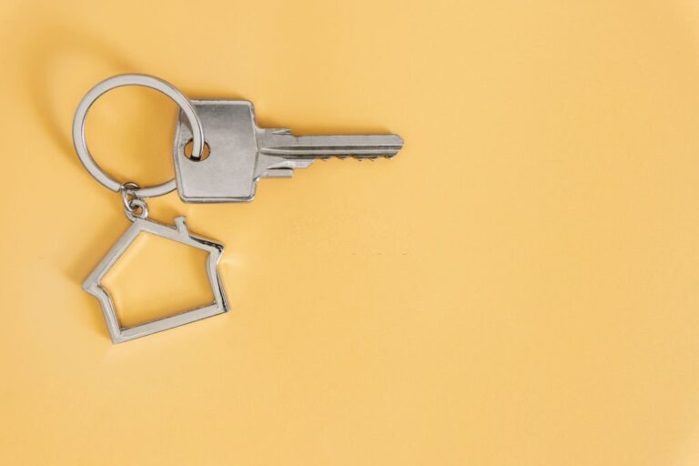 Read more about the article From Peaks to Valleys: Exploring the Ever-changing Landscape of Mortgage Rates